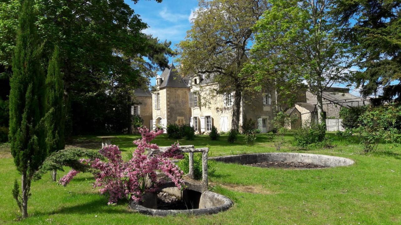 Manoir Du Bellay Bed & Breakfast Montreuil-Bellay Exterior photo